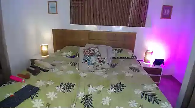 ShanonLe online show from February 12, 8:07 pm