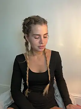 EmiliaCatalina online show from November 16, 8:36 pm