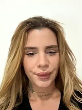 EmiliaCatalina online show from December 2, 7:31 pm