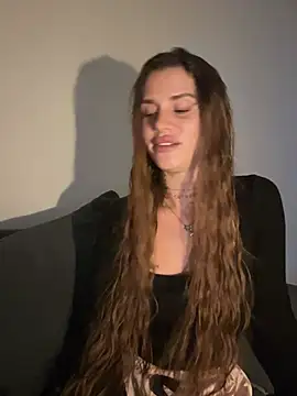 Snapshot of EmiliaCatalina chatting on May 28, 11:13 pm EmiliaCatalina online show from May 28, 11:13 pm