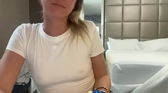 Snapshot of Aggbb chatting on January 15, 5:47 pm Aggbb online show from January 15, 5:47 pm