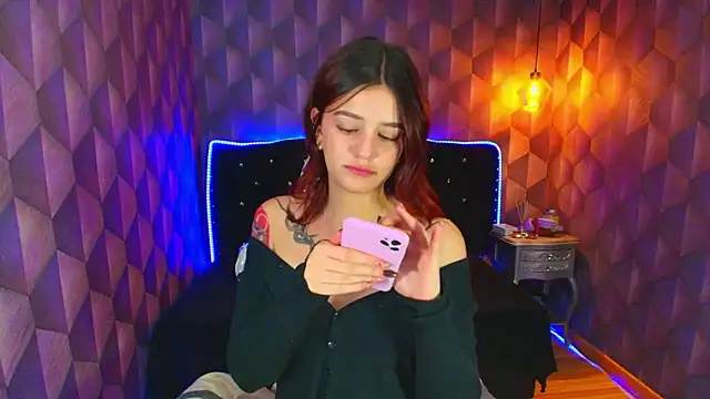 LiaHarryis online show from January 9, 7:04 pm