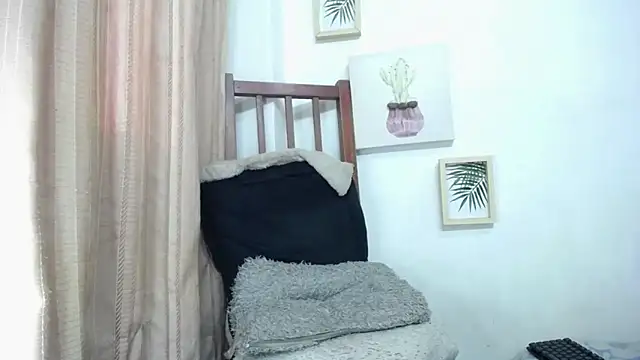 Snapshot of candyladyboy chatting on February 6, 9:49 pm candyladyboy online show from February 6, 9:49 pm