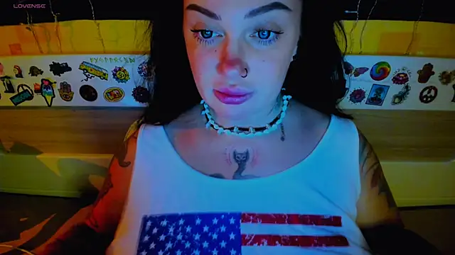 EllieOz online show from November 4, 3:00 pm