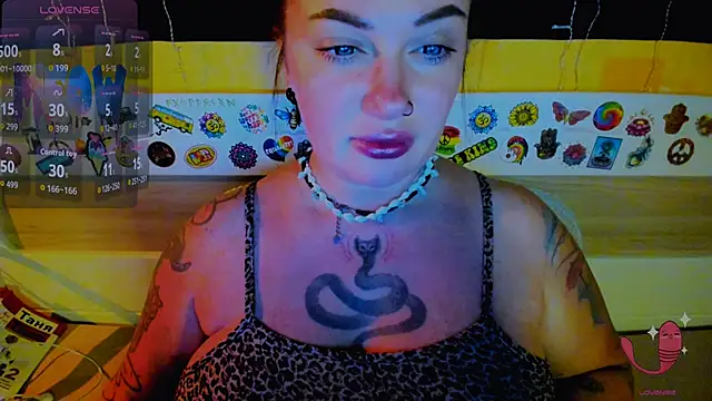 EllieOz online show from November 5, 7:03 pm