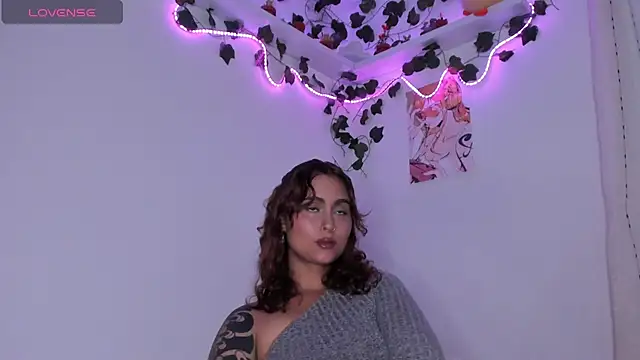 Snapshot of Violette-Ramirez01 chatting on March 4, 11:11 pm Violette-Ramirez01 online show from March 4, 11:11 pm