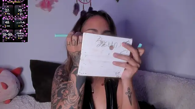 Snapshot of Violette-Ramirez01 chatting on November 26, 11:17 pm Violette-Ramirez01 online show from November 26, 11:17 pm