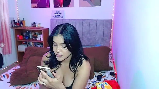 Snapshot of JossieGrey chatting on January 16, 1:37 am JossieGrey online show from January 16, 1:37 am