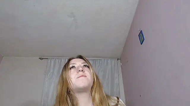 Snapshot of hazisabel chatting on June 19, 2:38 am hazisabel online show from June 19, 2:38 am