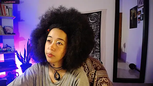 Snapshot of ela_0 chatting on February 18, 5:36 am ela 0 online show from February 18, 5:36 am