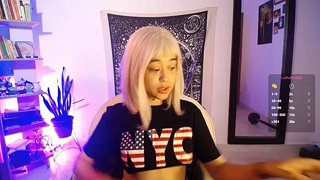 Snapshot of ela_0 chatting on March 2, 11:17 am ela 0 online show from March 2, 11:17 am