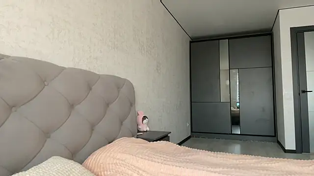 GracefulCharm online show from February 13, 6:09 am