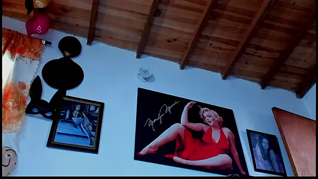 seleneh online show from October 5, 5:11 pm