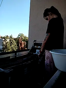 LauraBaby online show from September 19, 2:40 pm