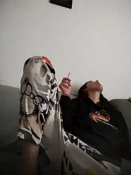 LauraBaby online show from October 21, 2:51 pm