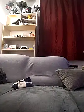 LauraBaby online show from November 4, 8:52 pm