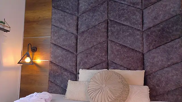 nahomi campbell online show from March 7, 8:39 pm