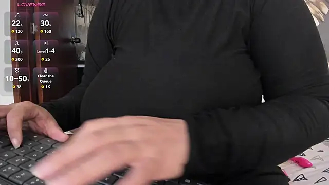 Amina hafsa online show from April 12, 3:06 pm