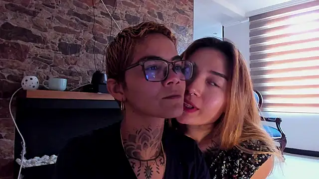 anaroman01 online show from December 28, 4:52 pm