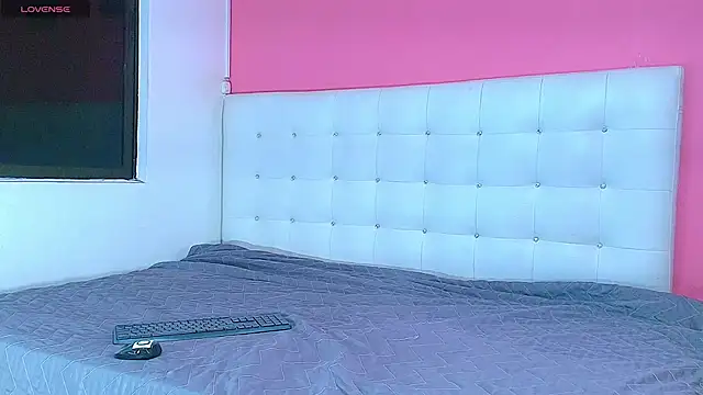 daddyissuesss  online show from February 24, 7:41 pm