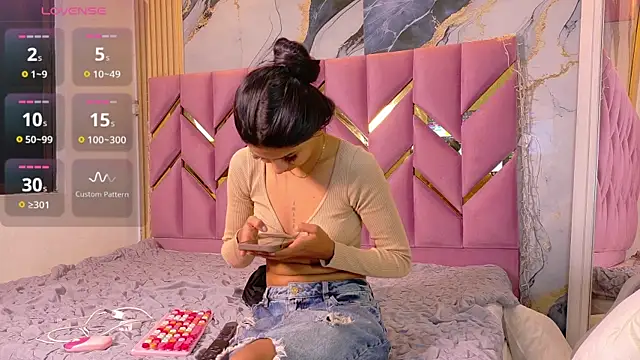 daddyissuesss  online show from October 4, 7:34 pm