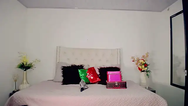 maria camilacms online show from February 25, 4:00 pm