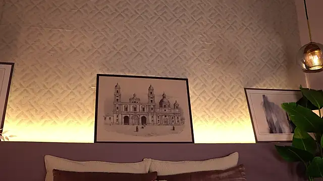 ElleDiane online show from March 20, 6:19 am