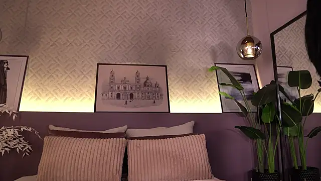 ElleDiane online show from July 13, 12:13 am
