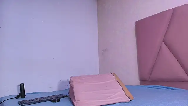 arl chloee online show from October 25, 3:03 am