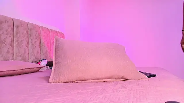 arl chloee online show from March 1, 3:08 am