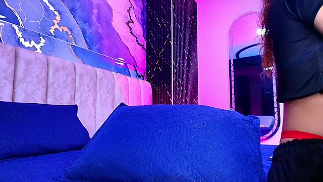 arl chloee online show from March 31, 3:08 am