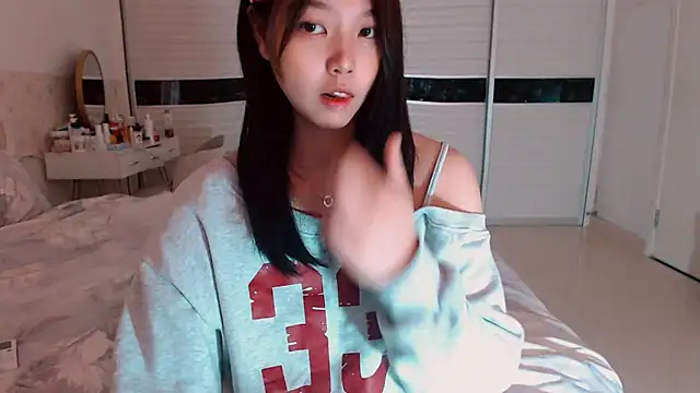 -Lucky Girl online show from October 28, 3:32 am