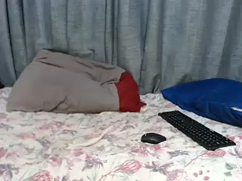 SexyCurvaceousxx online show from December 5, 4:42 am