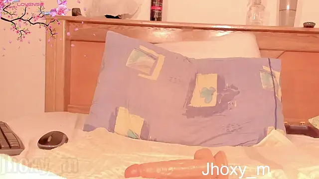 Jhoxy M online show from February 12, 3:07 am