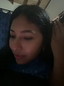 Snapshot of emmyjhonson07 chatting on January 6, 11:51 pm emmyjhonson07 online show from January 6, 11:51 pm