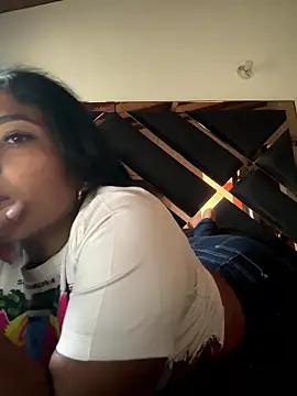 Snapshot of emmyjhonson07 chatting on January 13, 9:31 pm emmyjhonson07 online show from January 13, 9:31 pm