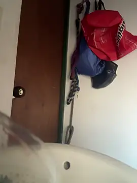 Snapshot of emmyjhonson07 chatting on February 14, 1:08 pm emmyjhonson07 online show from February 14, 1:08 pm