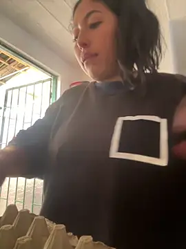 Snapshot of emmyjhonson07 chatting on February 20, 12:38 pm emmyjhonson07 online show from February 20, 12:38 pm