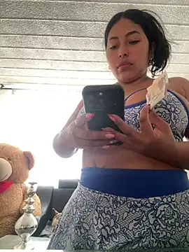 Snapshot of emmyjhonson07 chatting on February 27, 1:22 pm emmyjhonson07 online show from February 27, 1:22 pm