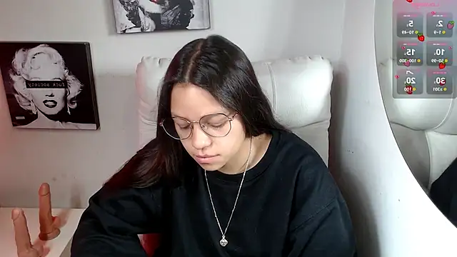 SamanthaRoldaan online show from November 13, 3:55 pm