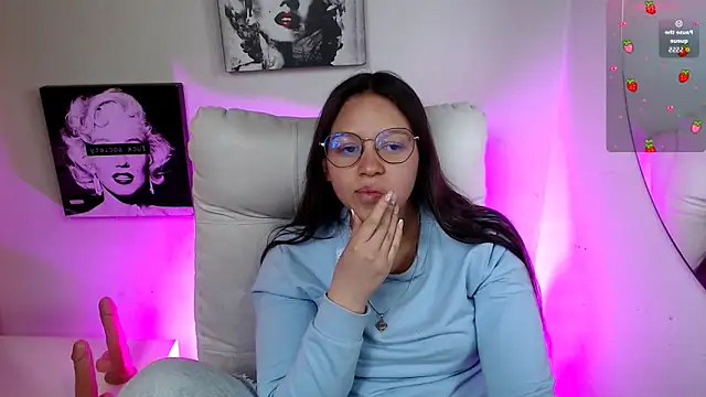 SamanthaRoldaan online show from December 4, 9:34 pm