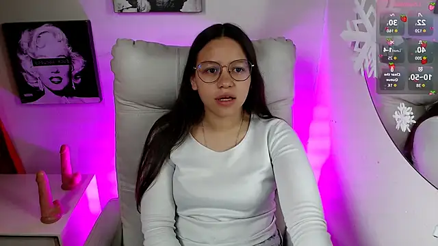 Snapshot of SamanthaRoldaan chatting on January 8, 1:02 pm SamanthaRoldaan online show from January 8, 1:02 pm