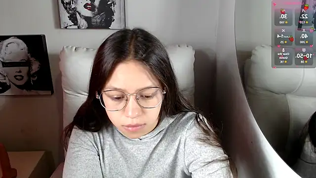 Snapshot of SamanthaRoldaan chatting on January 14, 1:28 pm SamanthaRoldaan online show from January 14, 1:28 pm