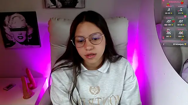 Snapshot of SamanthaRoldaan chatting on February 2, 2:16 pm SamanthaRoldaan online show from February 2, 2:16 pm