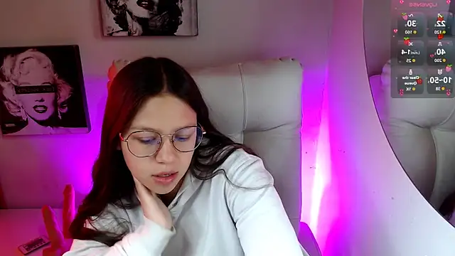 Snapshot of SamanthaRoldaan chatting on February 4, 2:34 pm SamanthaRoldaan online show from February 4, 2:34 pm