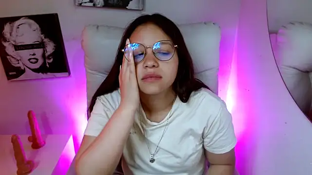 Snapshot of SamanthaRoldaan chatting on February 22, 7:23 pm SamanthaRoldaan online show from February 22, 7:23 pm