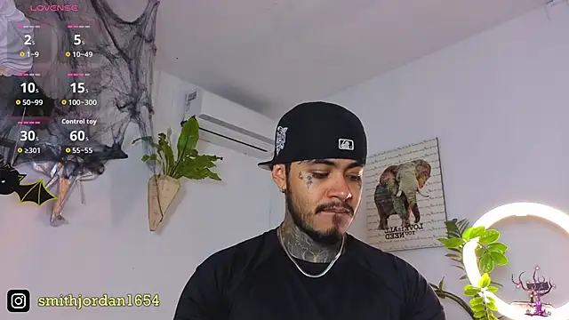 JordanSmiith  online show from October 25, 9:09 pm