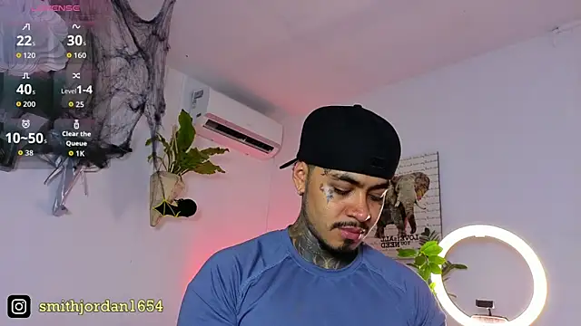 JordanSmiith  online show from November 4, 9:47 pm