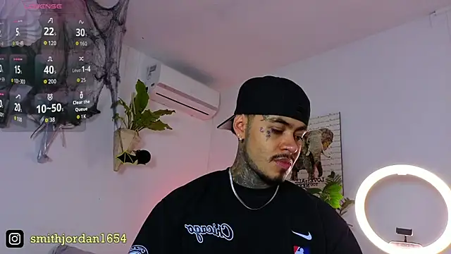 JordanSmiith  online show from November 5, 9:26 pm