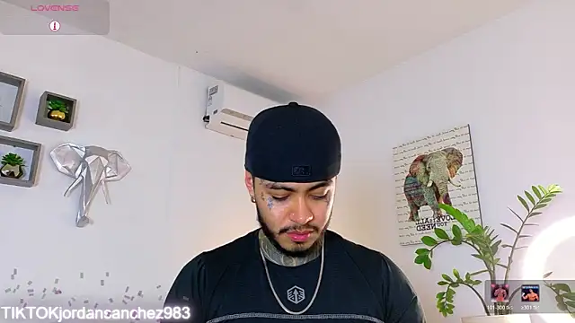 JordanSmiith  online show from February 24, 10:08 pm